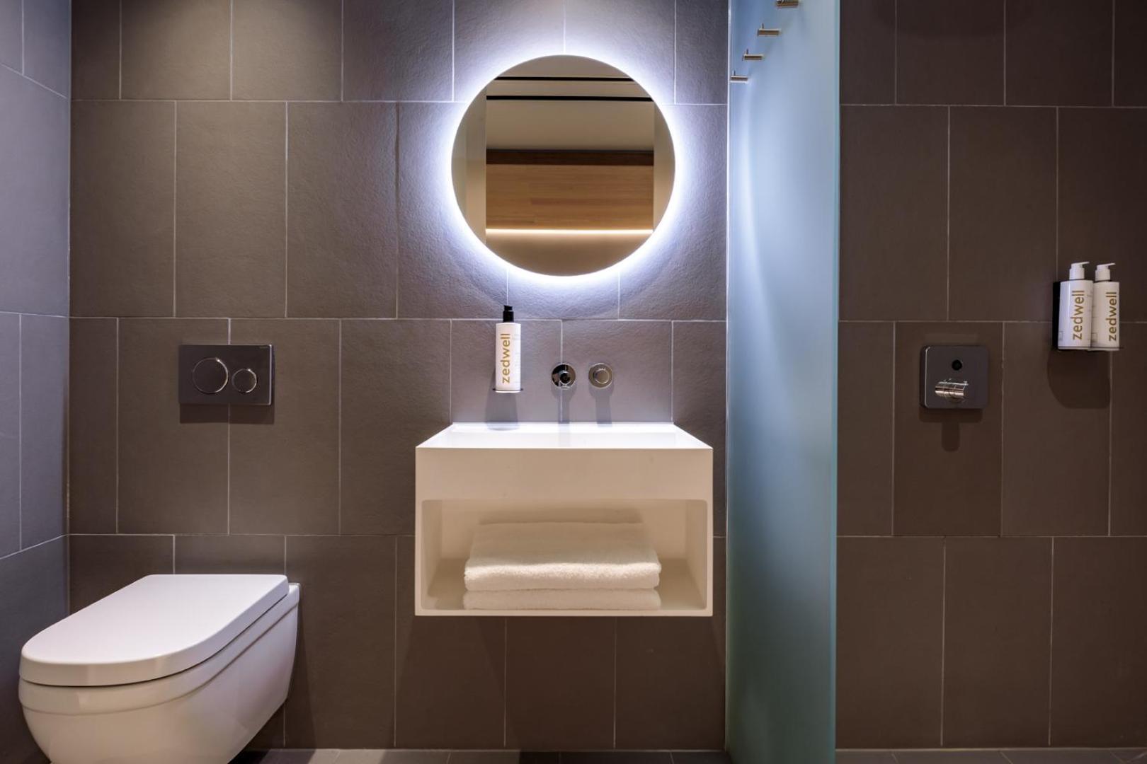 Zedwell Underground Hotel Tottenham Court Rd London Bilik gambar