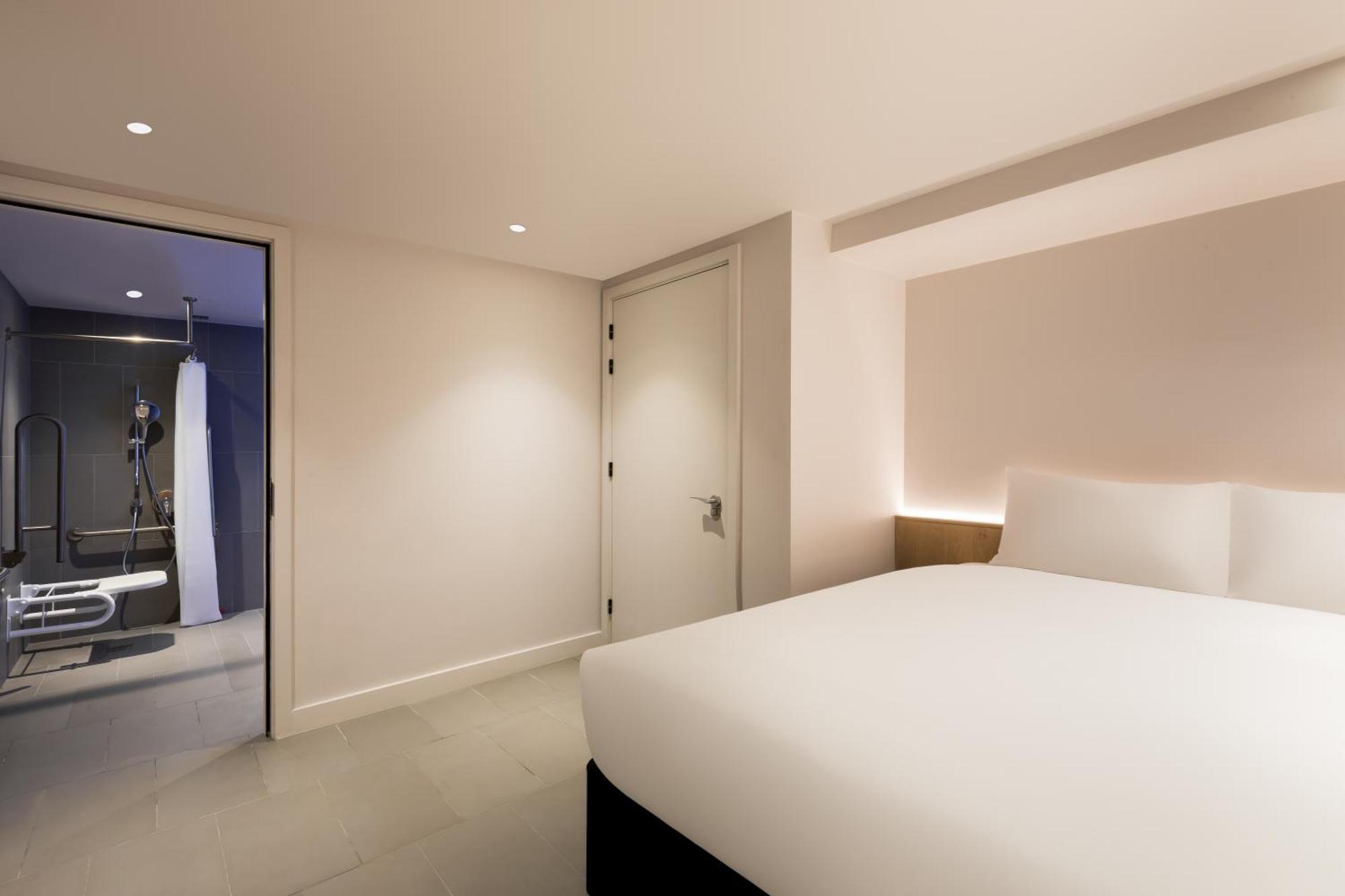 Zedwell Underground Hotel Tottenham Court Rd London Bilik gambar