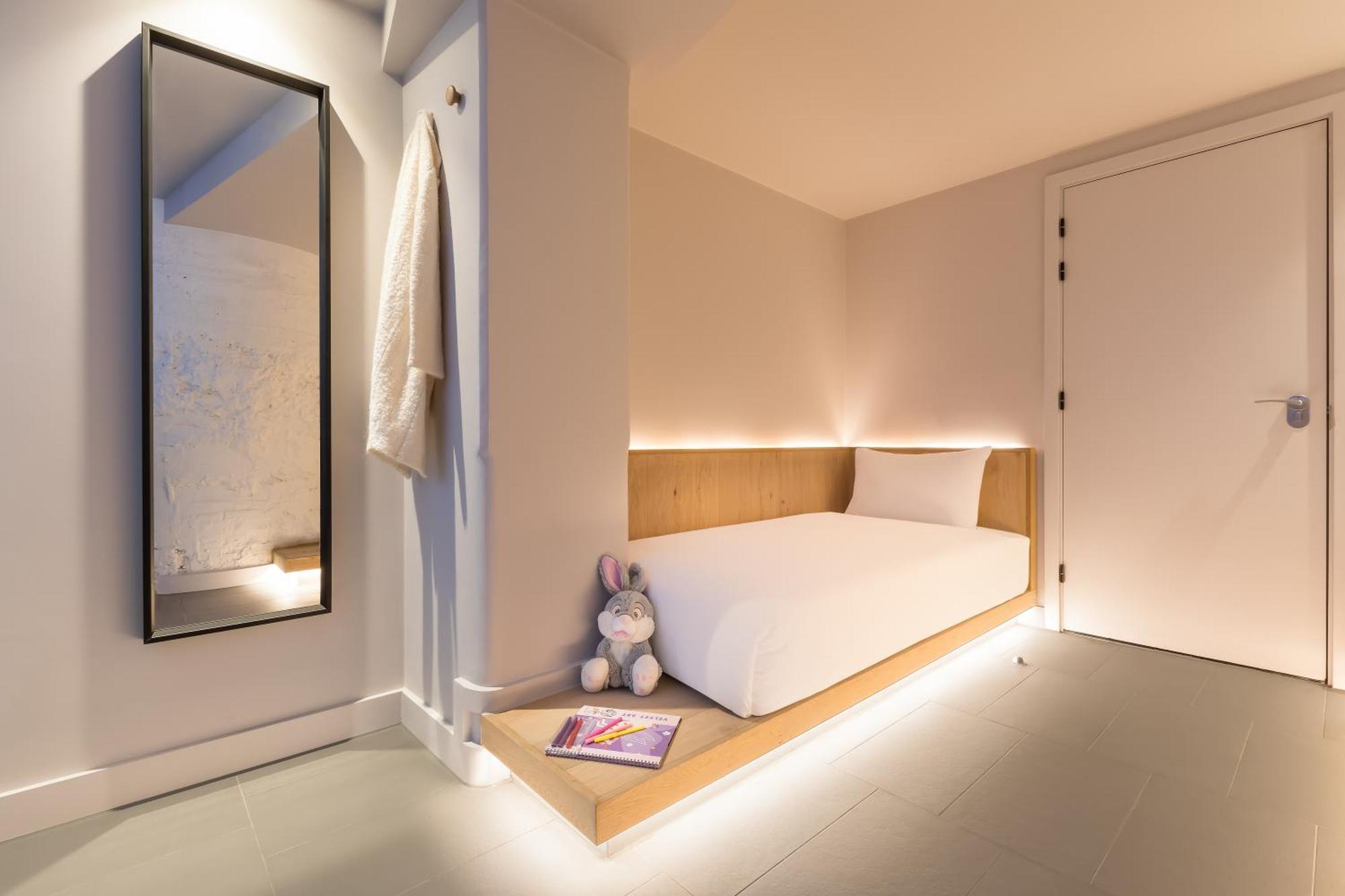 Zedwell Underground Hotel Tottenham Court Rd London Bilik gambar